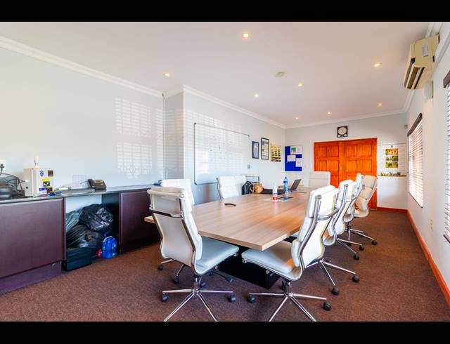 773M² BUSINESS CENTRE FOR SALE IN NEW REDRUTH